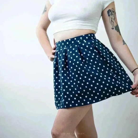 Aeropostale Dresses & Skirts - Aeropostale Polka Dot Circle Skater Mini Skirt - M